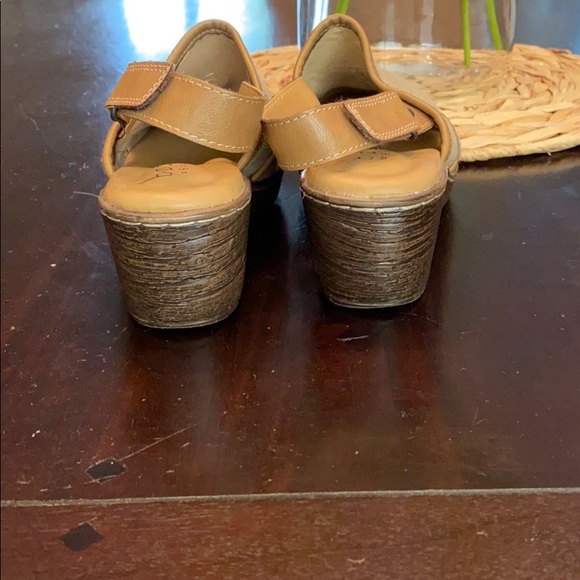 Clogs - Picture 3 of 6